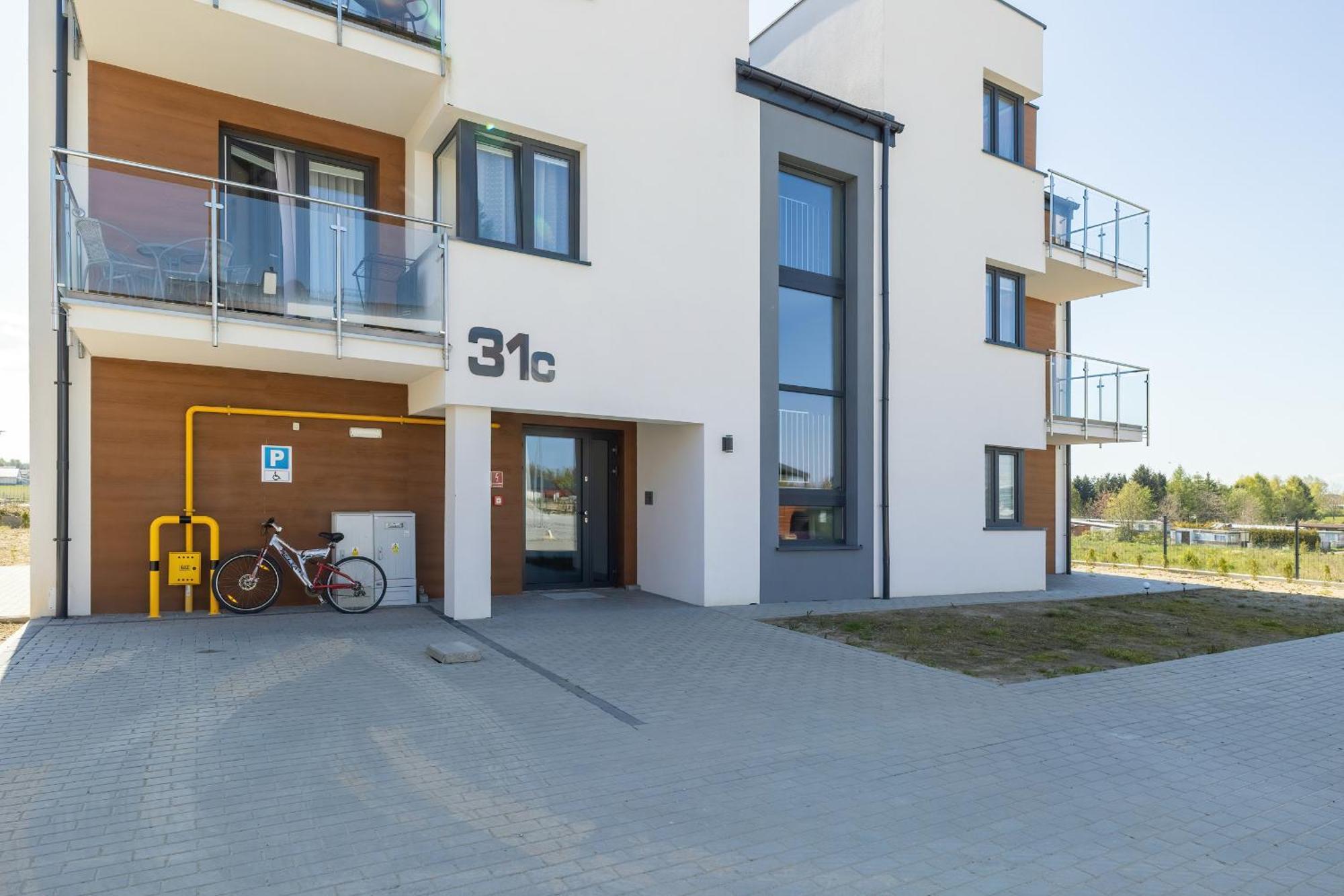 Nadmorski Apartament Z Parkingiem W Ustroniu Morskim By Noclegi Renters Ustronie Morskie Exterior foto